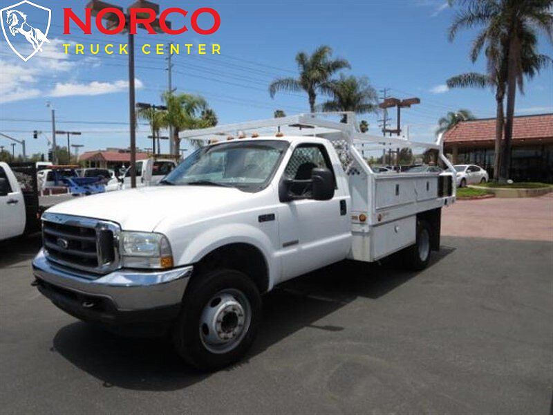 2004 Ford F-450 XL image 0