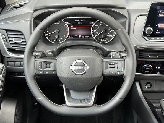 2025 Nissan Rogue SV photo 10