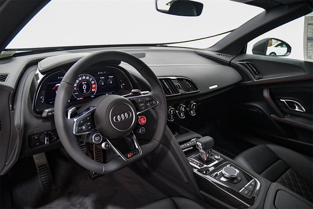 2020 Audi R8 5.2 image 16