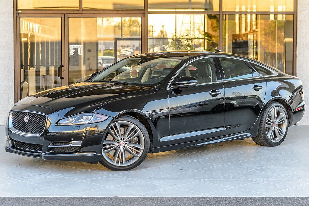 2016 Jaguar XJ Supercharged image 1
