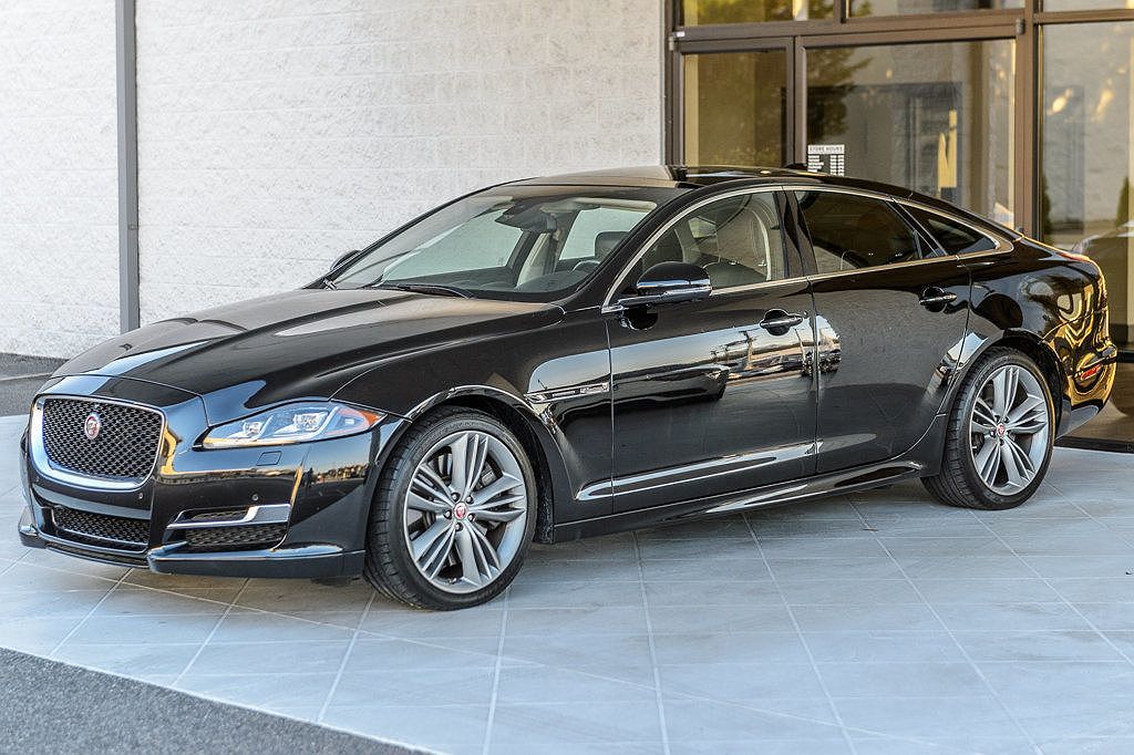 2016 Jaguar XJ Supercharged image 5