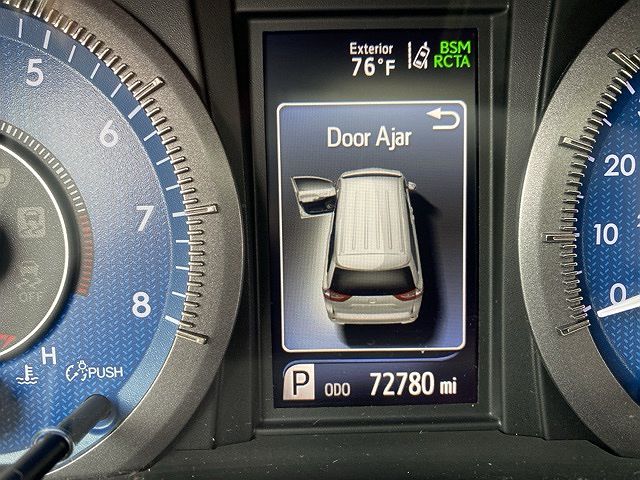 2019 Toyota Sienna null image 5