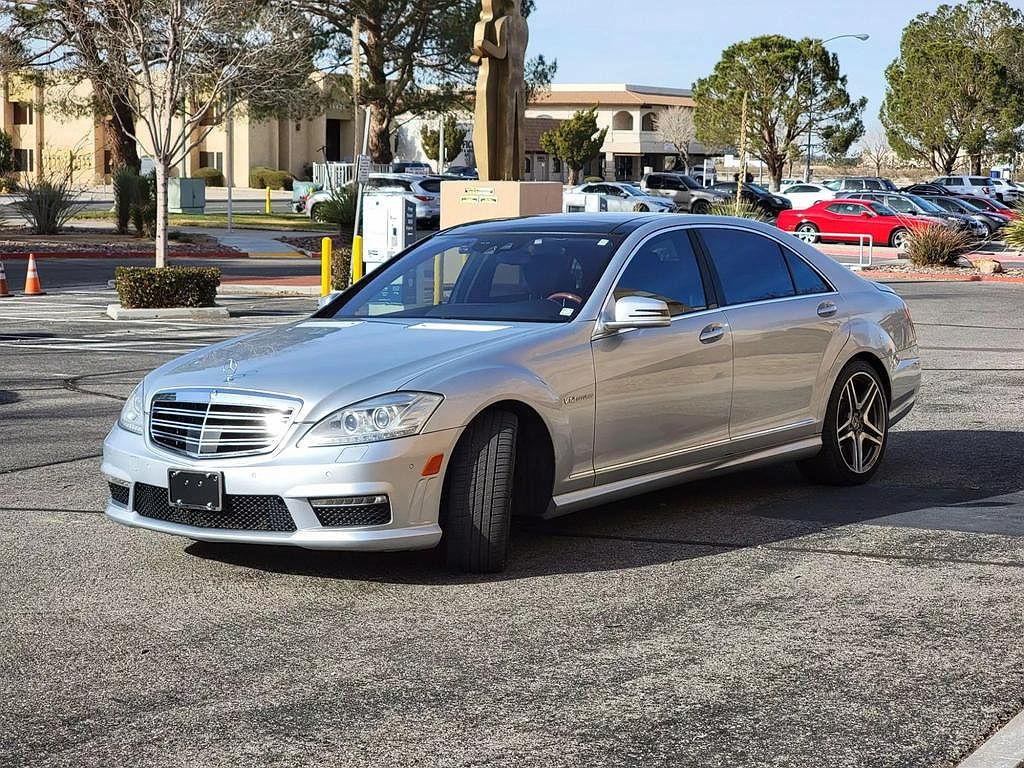 2011 Mercedes-Benz S-Class AMG S 65 image 2