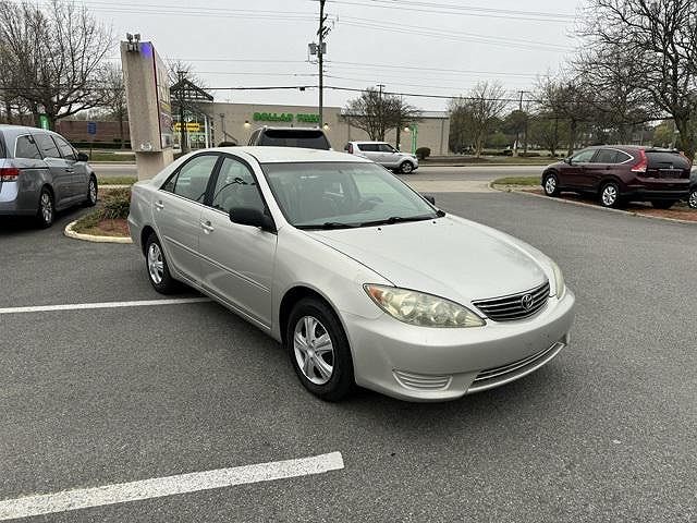 2006 Toyota Camry LE image 0