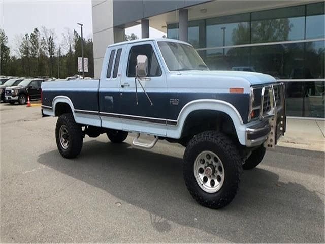 1986 Ford F-250 null image 2