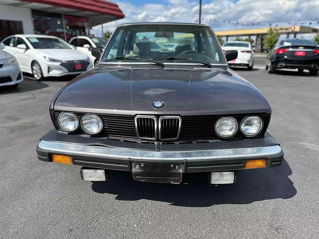 1988 BMW 5 Series 528e image 2