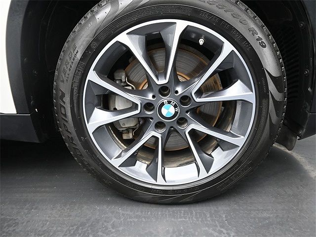 2018 BMW X5 xDrive50i image 1