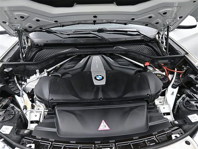 2018 BMW X5 xDrive50i image 2