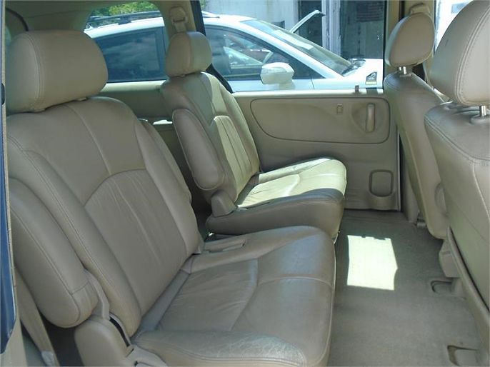 2000 Mazda MPV