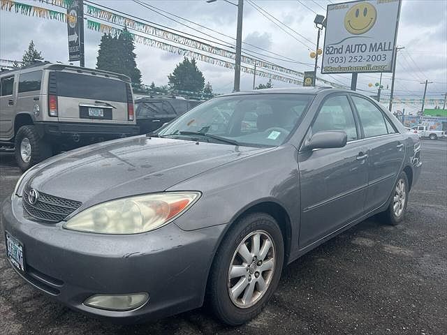 2004 Toyota Camry LE image 0
