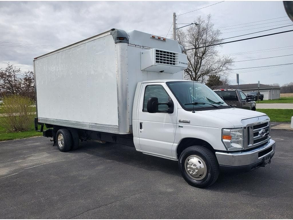 2015 Ford Econoline E-350 image 0