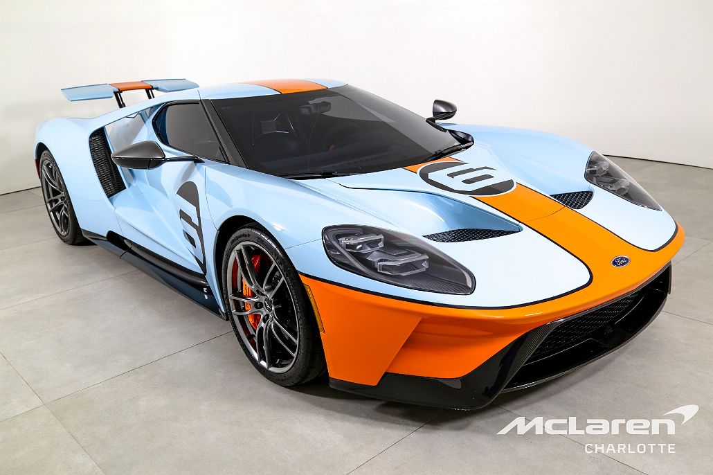 2020 Ford GT null image 2