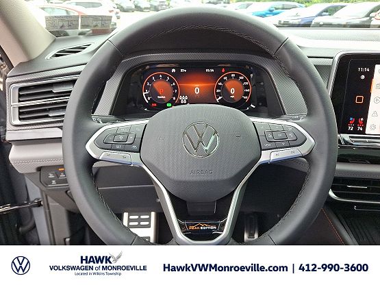 2025 Volkswagen Atlas Peak Edition SE photo 9