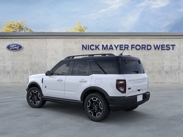 2024 Ford Bronco Sport Outer Banks image 3