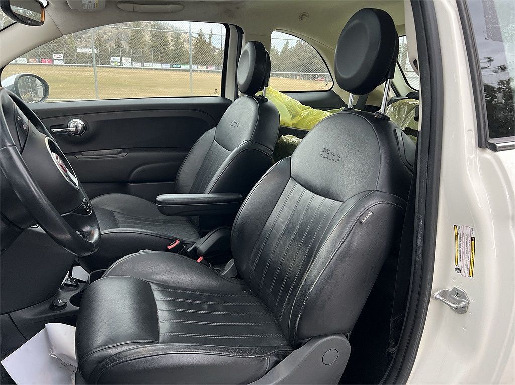 2018 Fiat 500 Lounge image 2