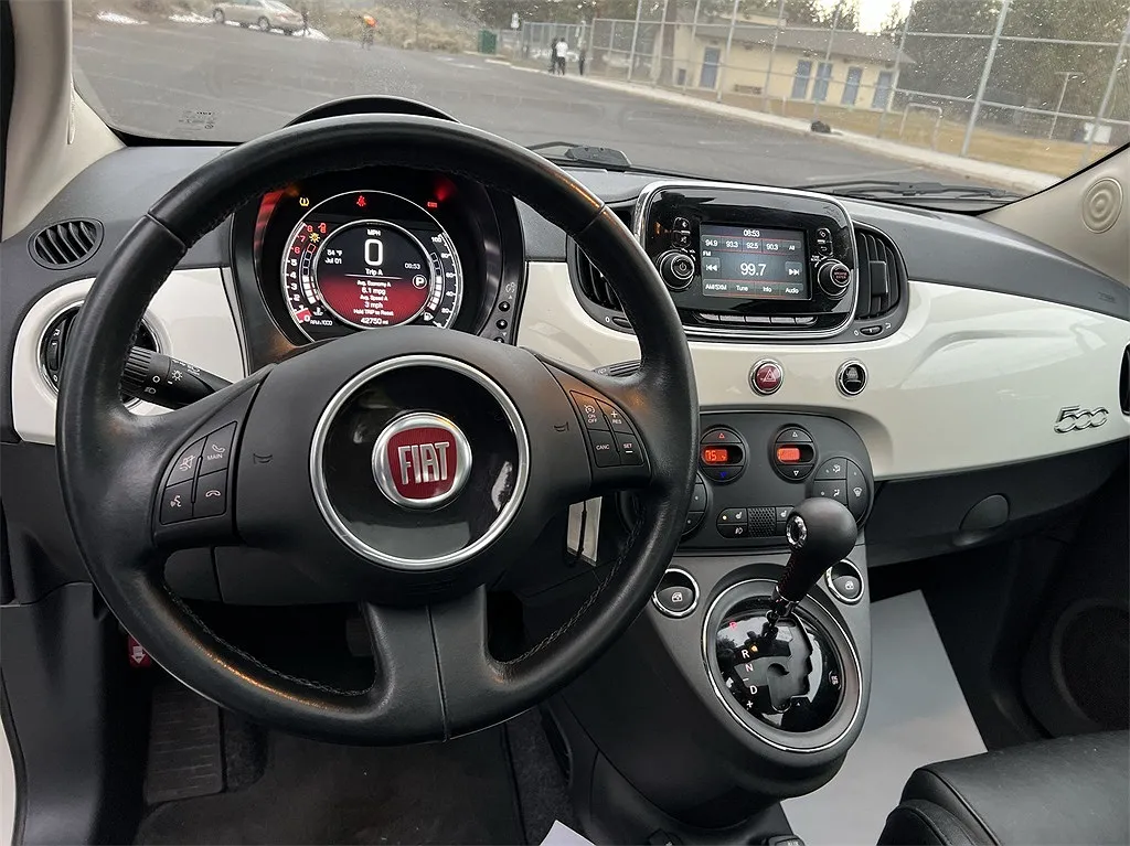 2018 Fiat 500 Lounge image 5