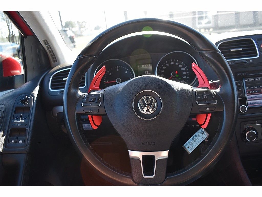 2013 Volkswagen Golf null image 31