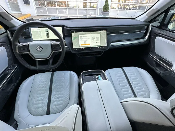 2025 Rivian R1T