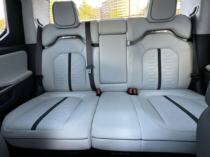 2025 Rivian R1T