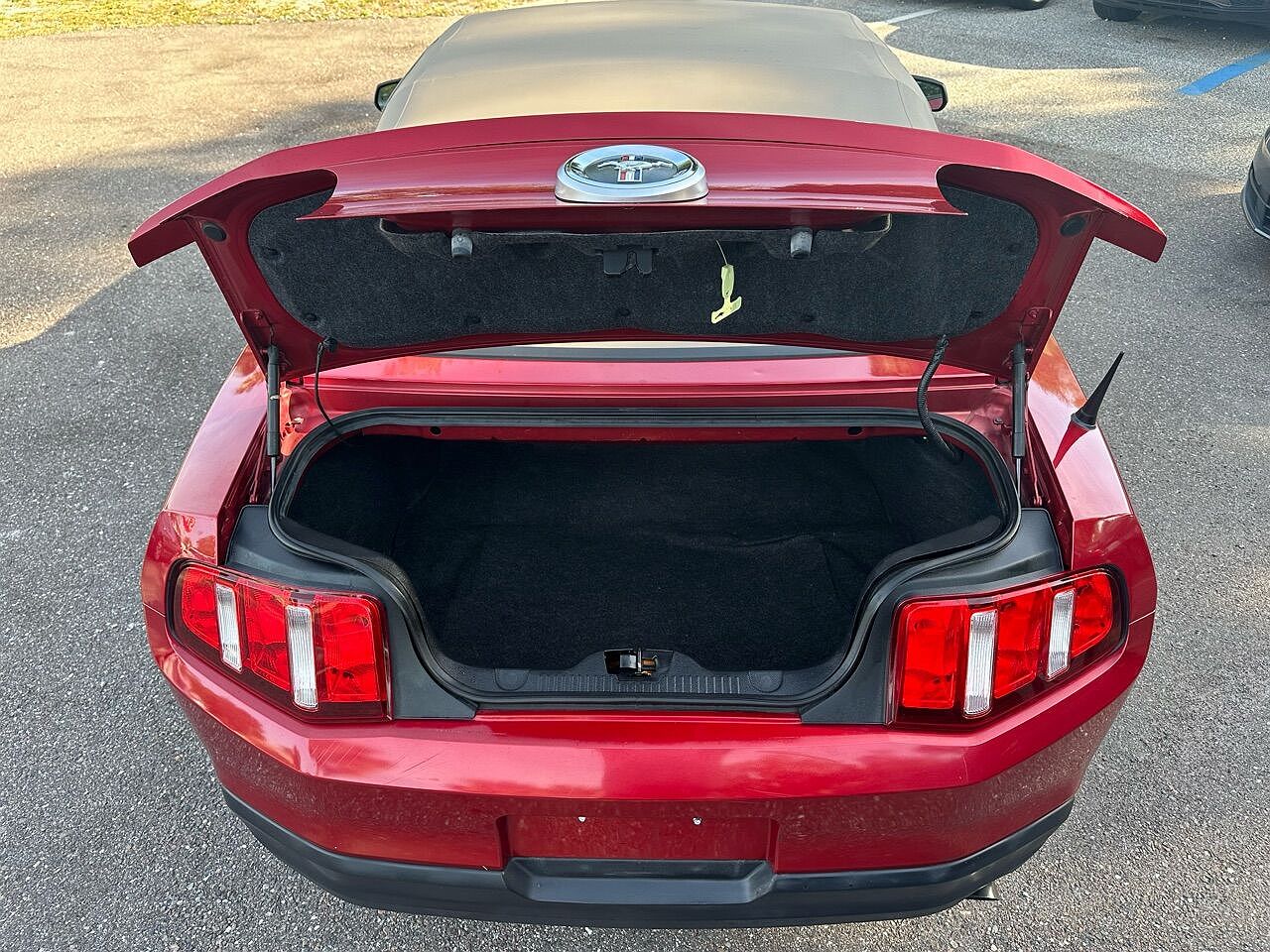 2010 Ford Mustang null image 52