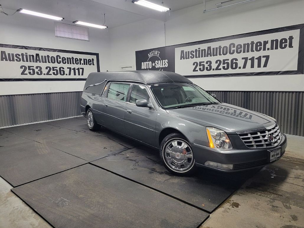 2010 Cadillac DTS Funeral Coach image 0