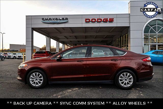 2016 Ford Fusion S image 2