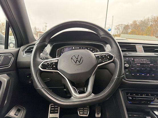 2022 Volkswagen Tiguan SEL Premium R-Line photo 2