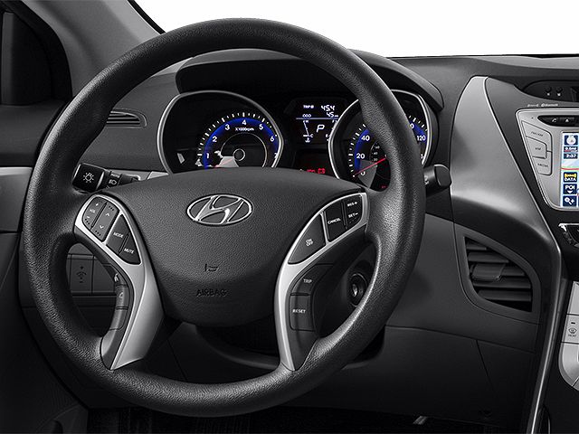 2013 Hyundai Elantra Limited Edition image 5