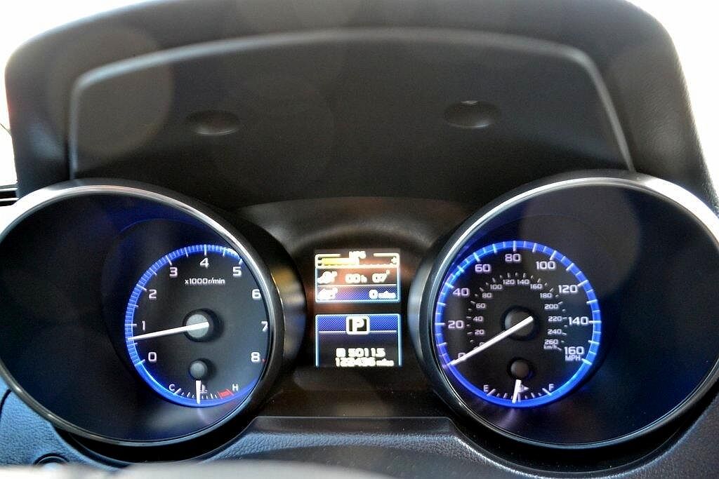 2016 Subaru Legacy 3.6 R Limited image 35