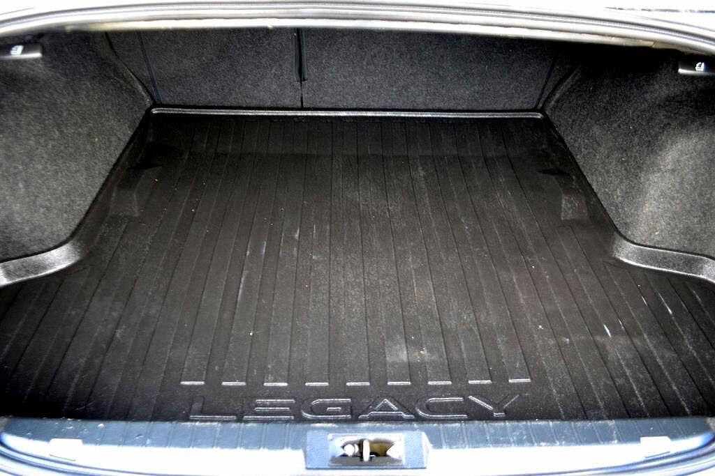 2016 Subaru Legacy 3.6 R Limited image 8