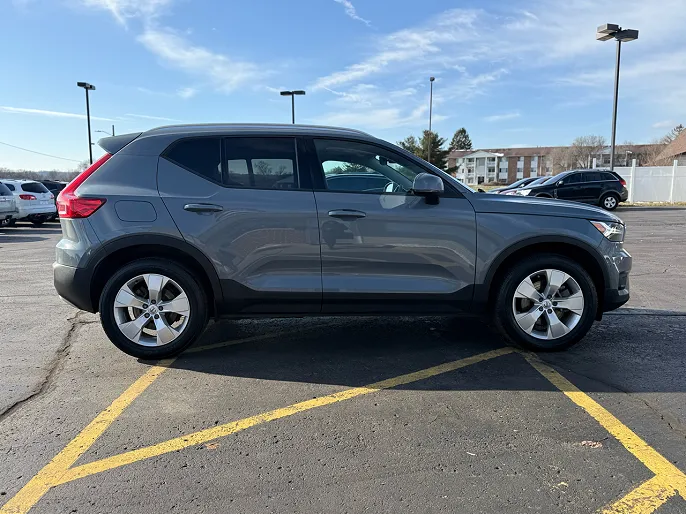 2022 Volvo XC40