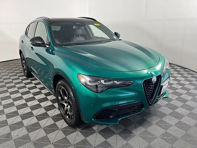 2025 Alfa Romeo Stelvio