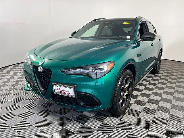 2025 Alfa Romeo Stelvio