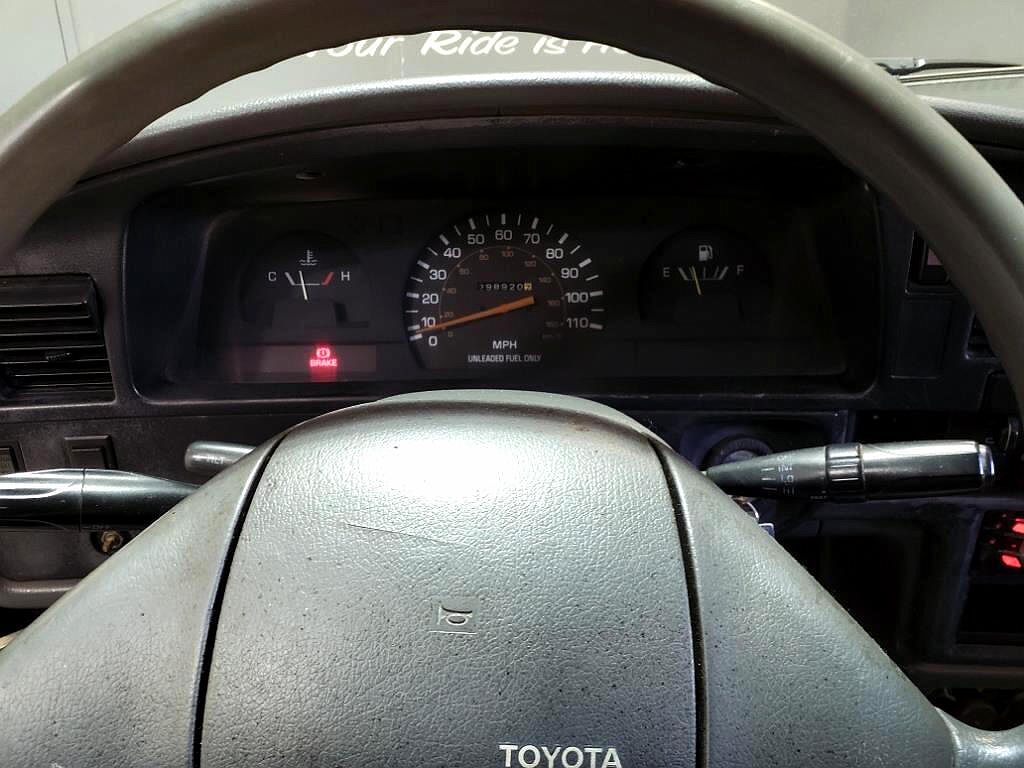 1990 Toyota Pickup Deluxe image 26