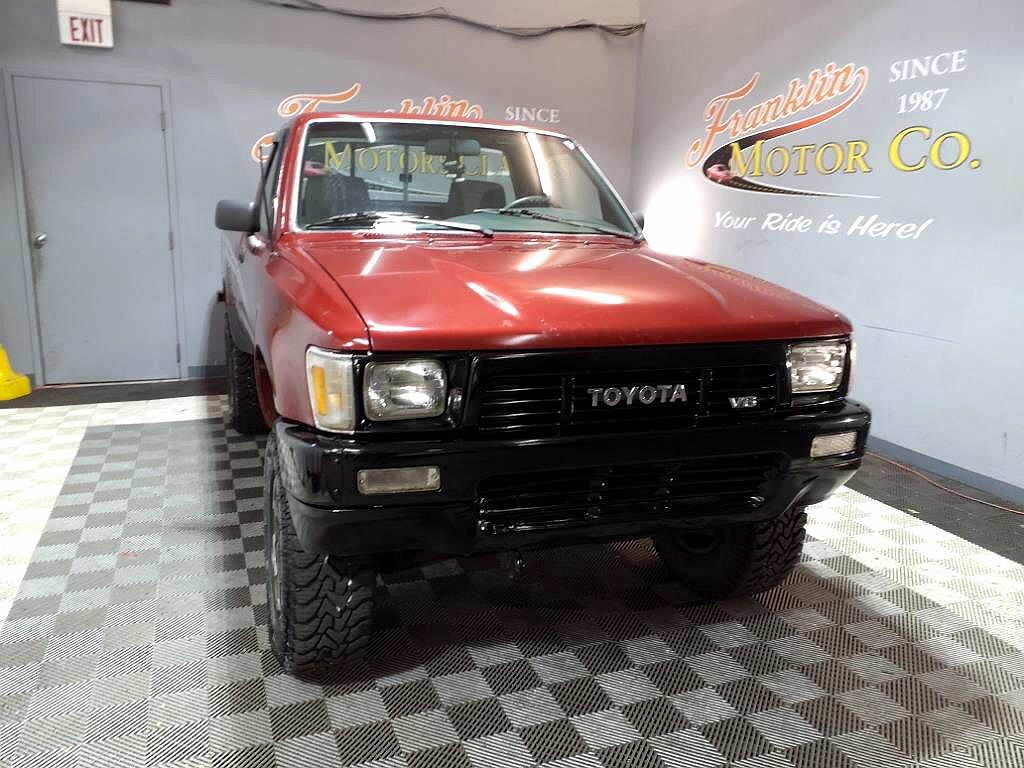 1990 Toyota Pickup Deluxe image 2