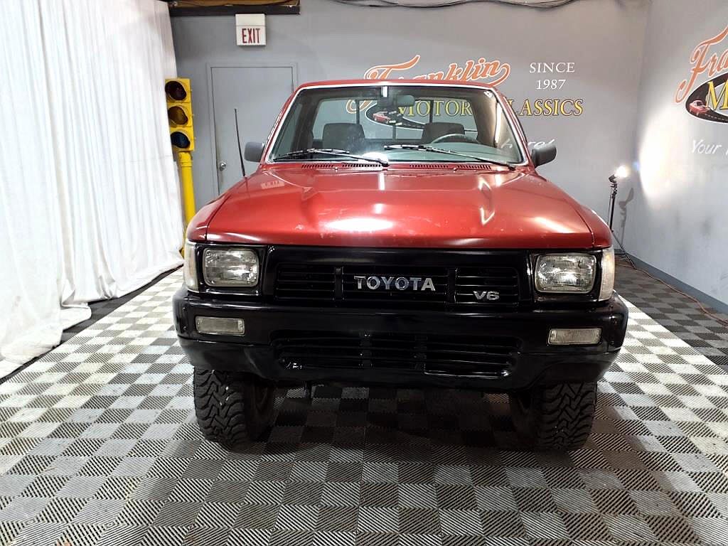 1990 Toyota Pickup Deluxe image 3