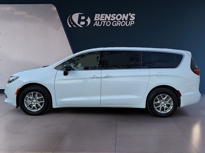 2026 Chrysler Voyager