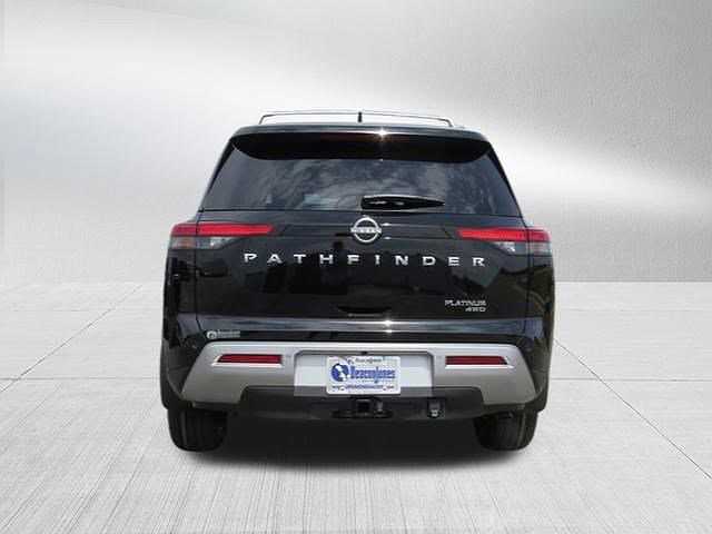 2024 Nissan Pathfinder Platinum image 3