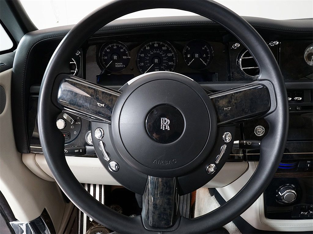 2012 Rolls-Royce Phantom Drophead image 11