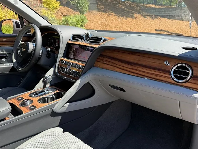 2025 Bentley Bentayga