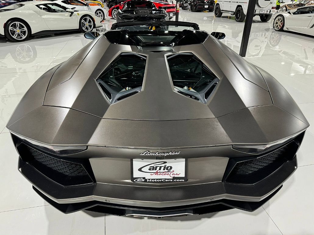 2014 Lamborghini Aventador LP700 image 4
