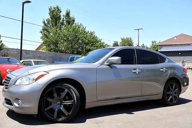 2013 Infiniti M37