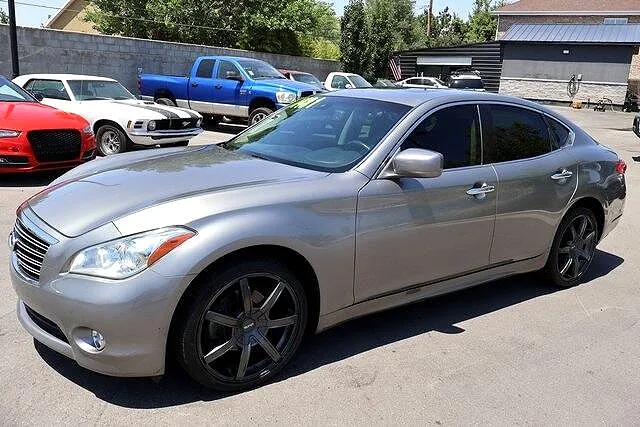 2013 Infiniti M37
