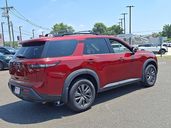2022 Nissan Pathfinder SV photo 8