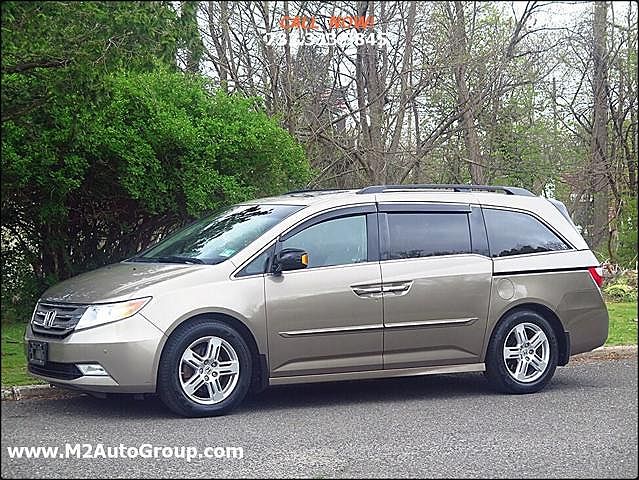 2012 Honda Odyssey Touring image 0