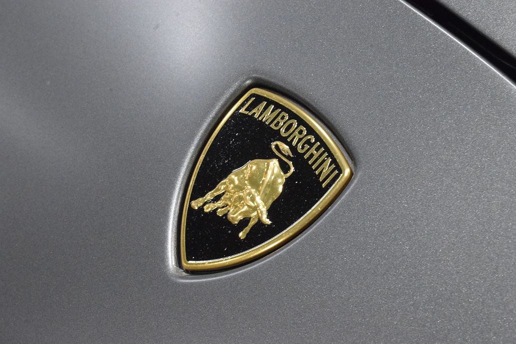 2018 Lamborghini Huracan Performante image 2