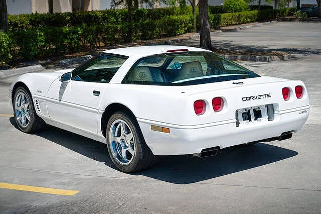 1995 Chevrolet Corvette ZR1 image 3