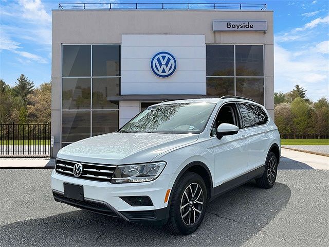 2021 Volkswagen Tiguan SE image 1