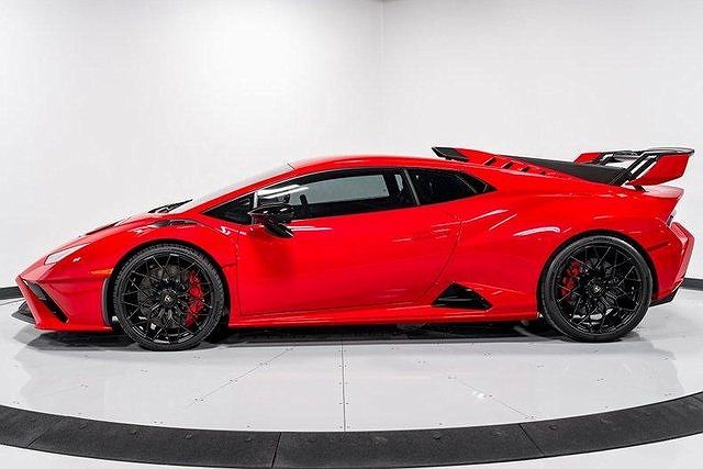 2023 Lamborghini Huracan STO image 0