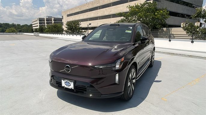 2025 Volvo EX90